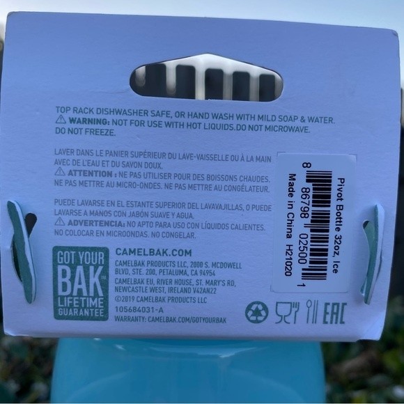 NWT-CAMELBAK Blue 32 OZ, BPA, BPS & BPF Free Pivot Water Bottle - Picture 5 of 5